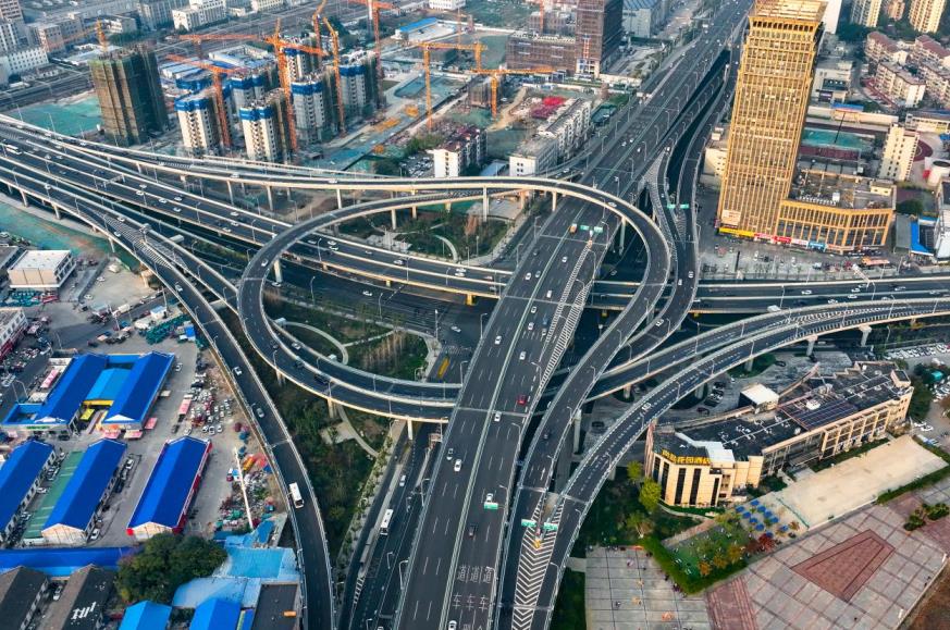 安徽尊龙凯时承建的合肥市铜陵路高架。。。。。尊龙凯时供图